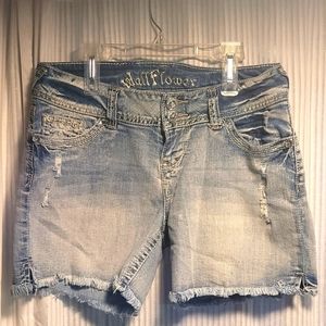 Wallflower denim shorts size 11